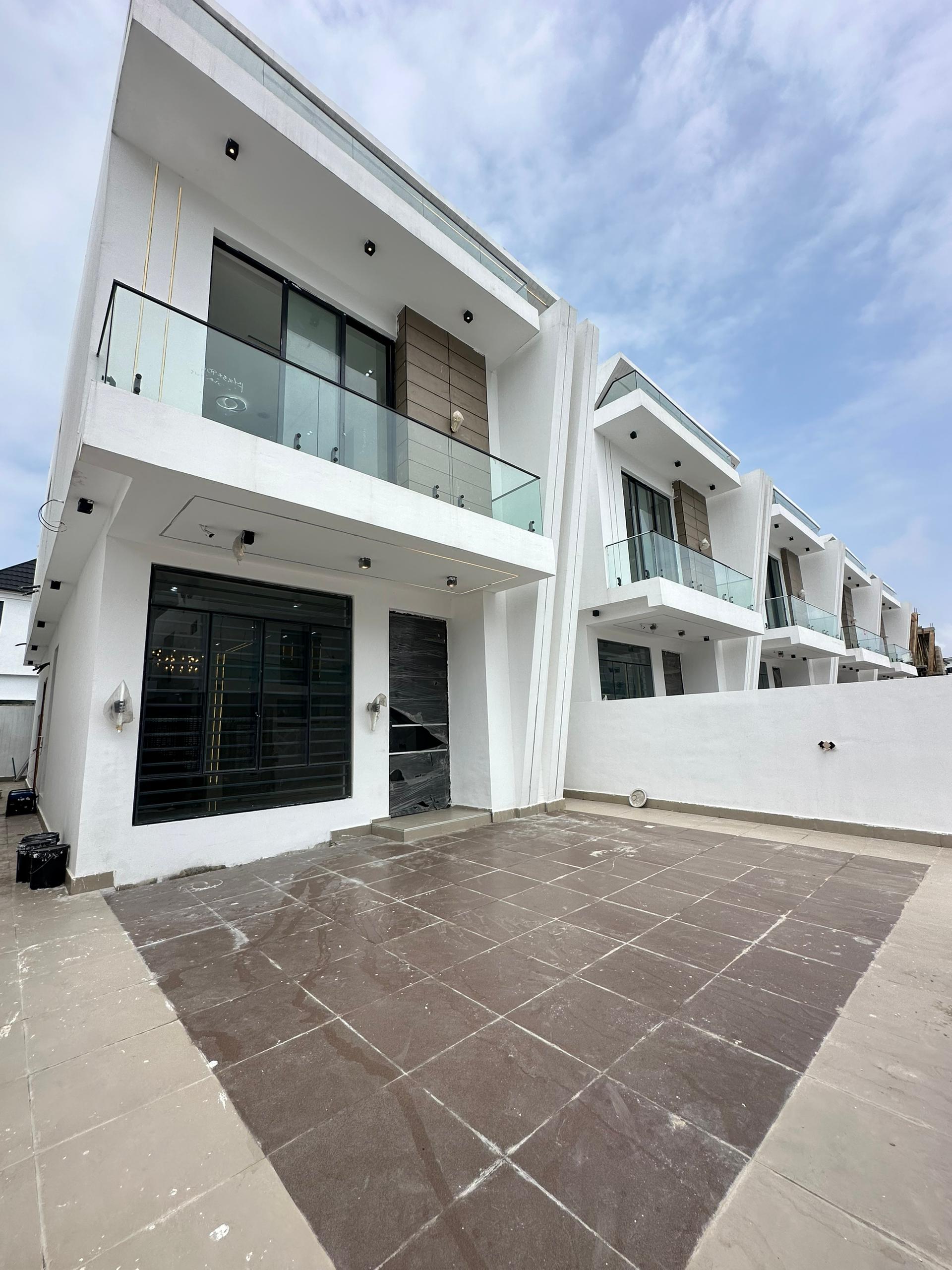 SPACIOUS 4 BEDROOM FULLY DETACHED DUPLEX.jpeg