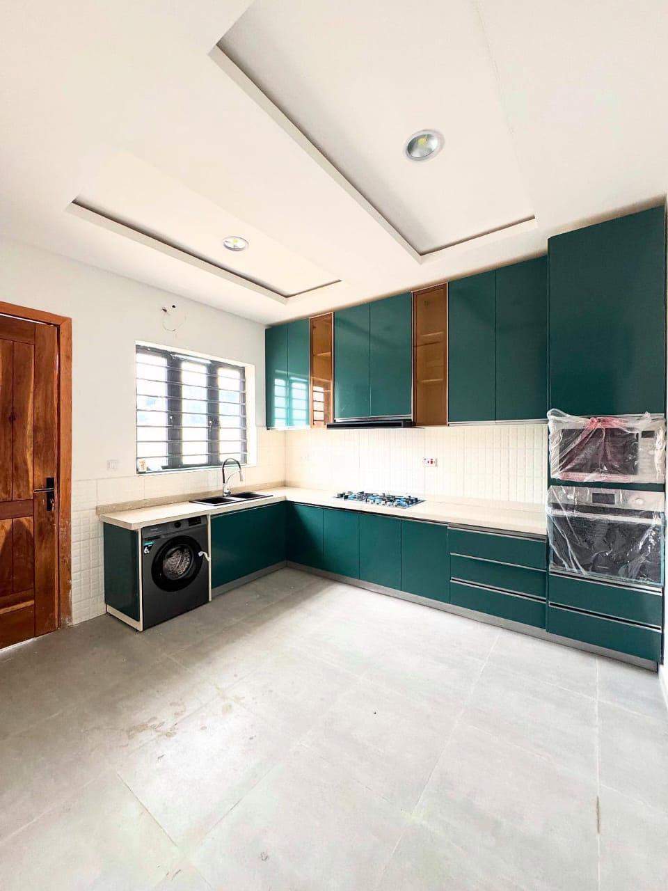 House/Cluster for sale in Ikate, Nigeria