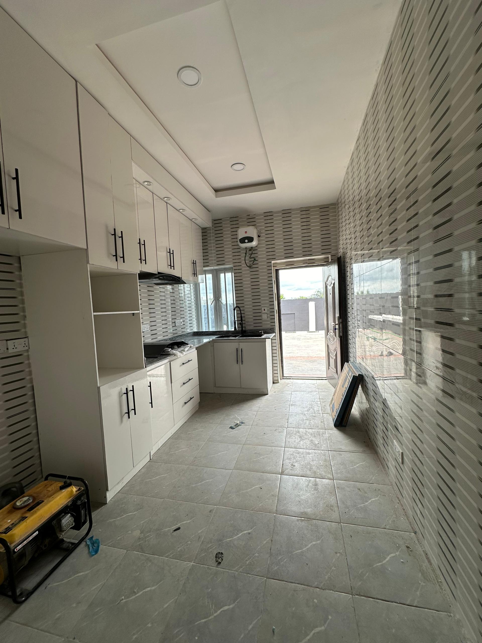 FOR SALE : EXQUISITELY FINISHED 4-BEDROOM SELF COMPOUND TERRACED DUPLEX  / House/Cluster for sale in Ibeju, Nigeria