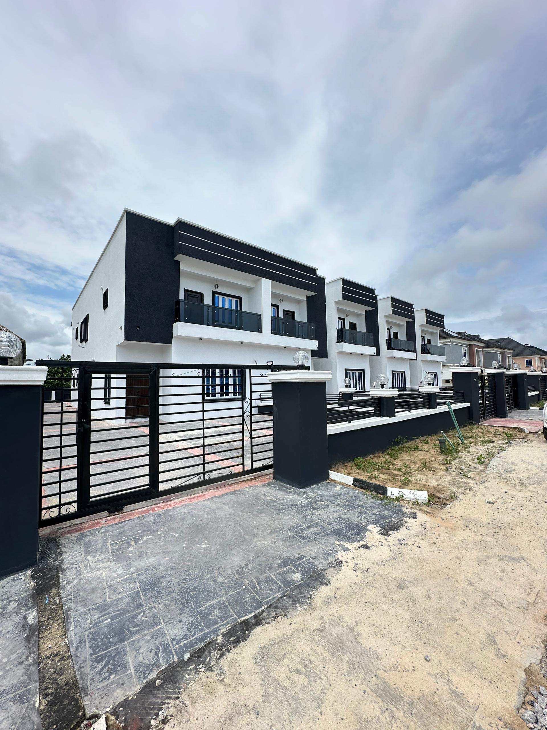 FOR SALE : EXQUISITELY FINISHED 4-BEDROOM SELF COMPOUND TERRACED DUPLEX / House/Cluster for sale in Ibeju, Nigeria