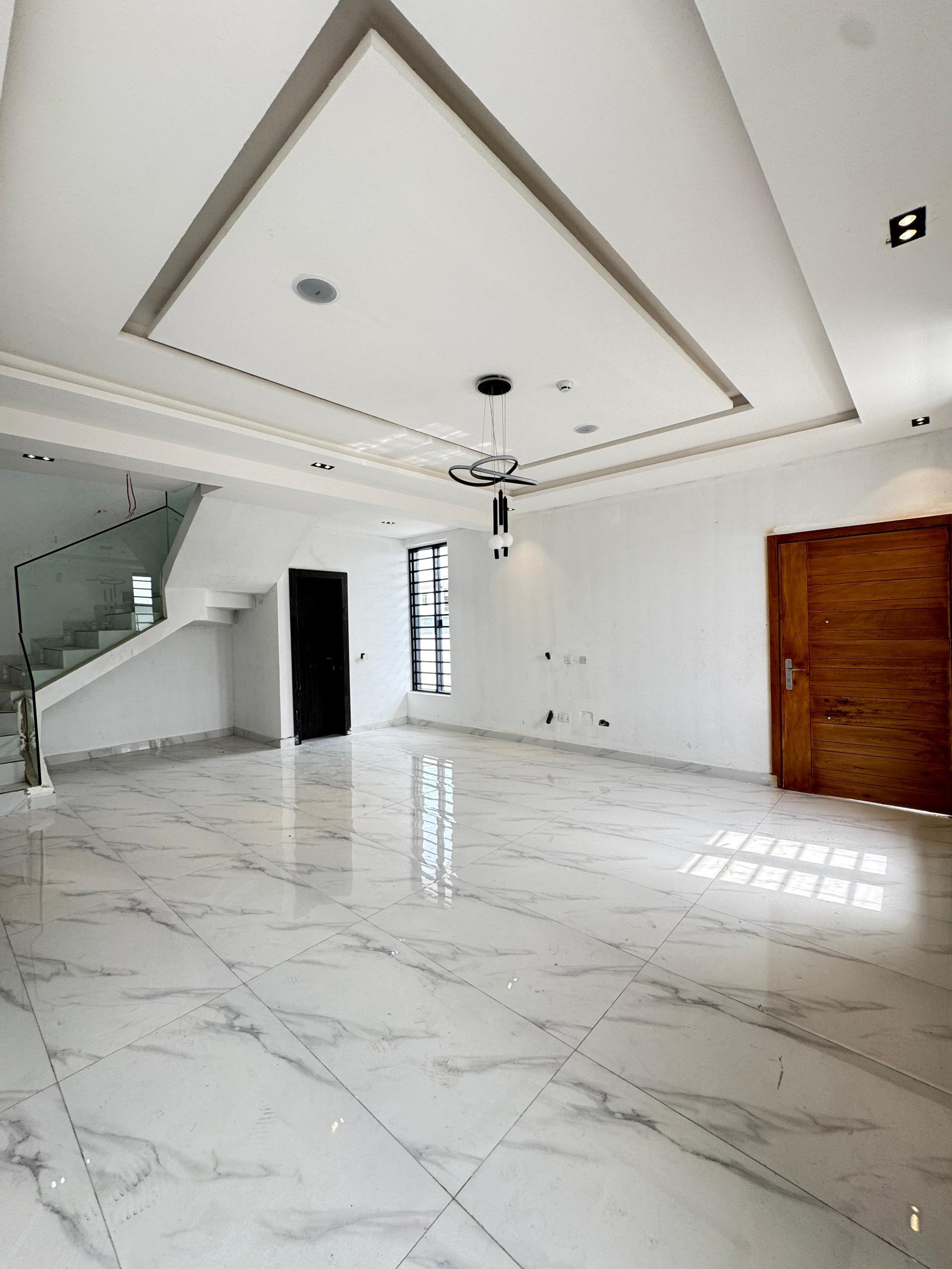 House/Cluster for sale in Lagos, Nigeria