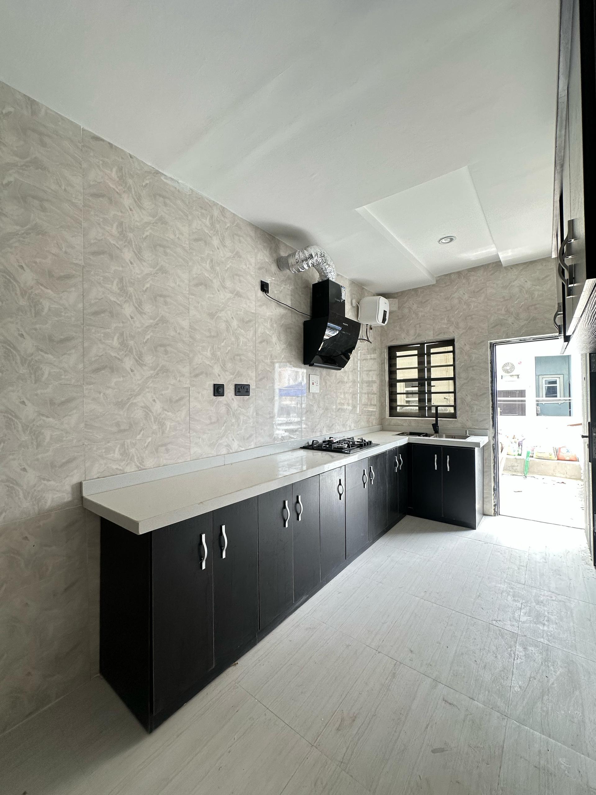 FOR SALE : STUNNING  FULLY SERVICED 4 BEDROOM SEMI DETACHED DUPLEX / House/Cluster for sale in Ibeju, Nigeria